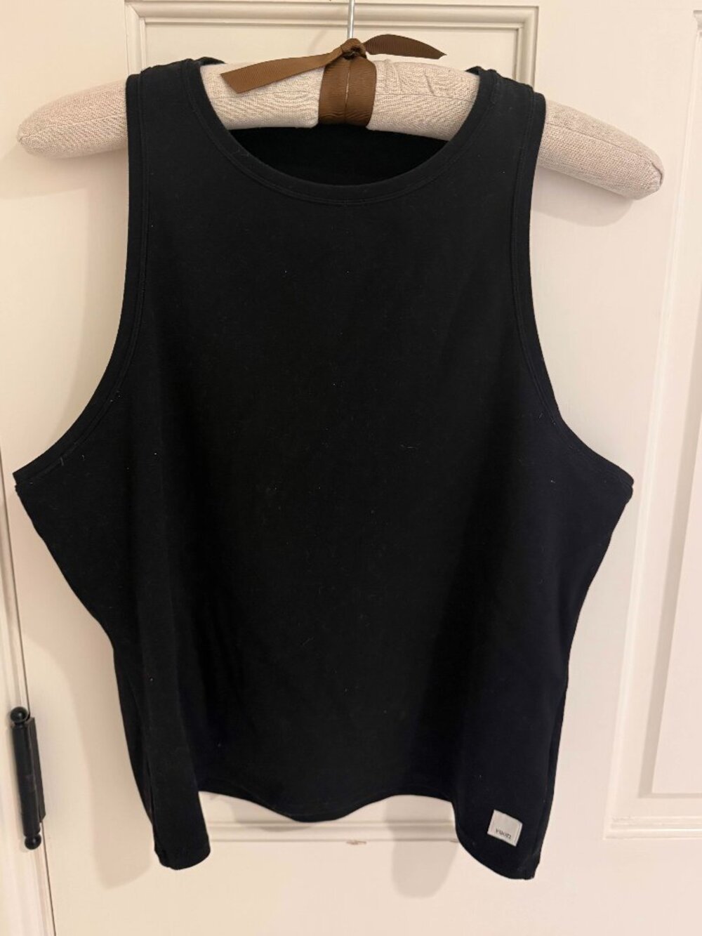 Vuori All The Feels Tank in Black, Size L